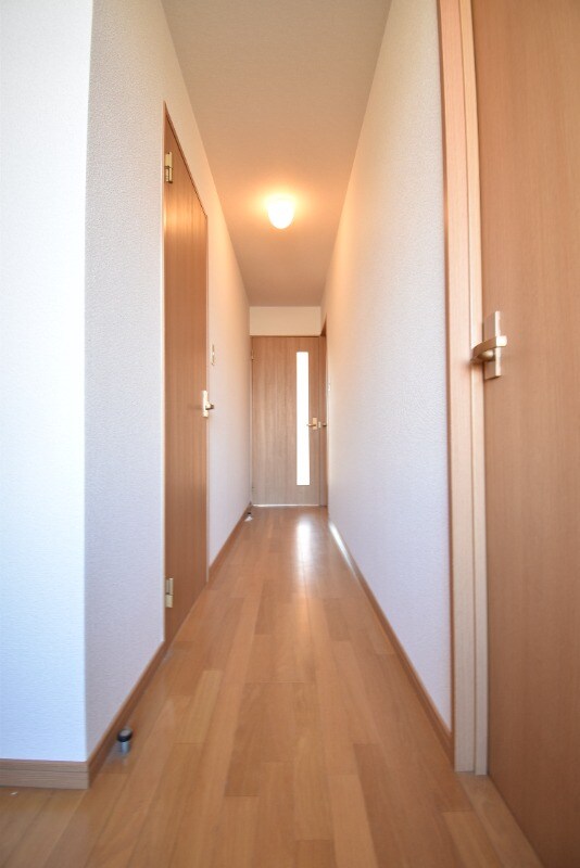 物件内観写真20　(玄関より)