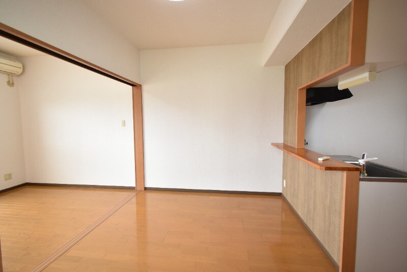 物件内観写真10　(リビング)