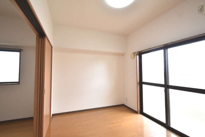 物件内観写真12　(洋室)