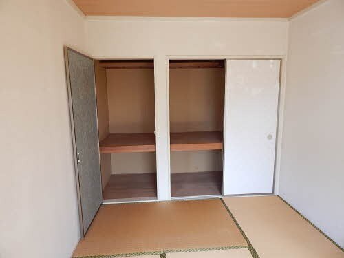 物件内観写真9　(押入)