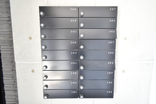 物件外観写真4　(集合ポスト)