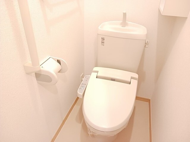 物件内観写真9　(温水洗浄暖房便座)