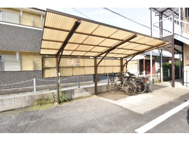 物件外観写真3　(駐輪場)
