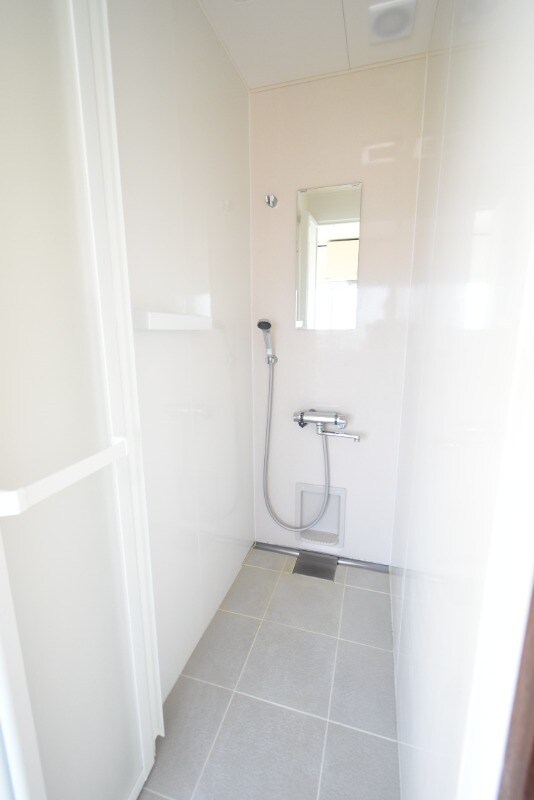 物件内観写真11　(シャワールーム)