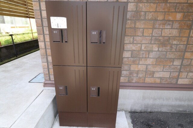 物件外観写真4　(宅配ボックス)