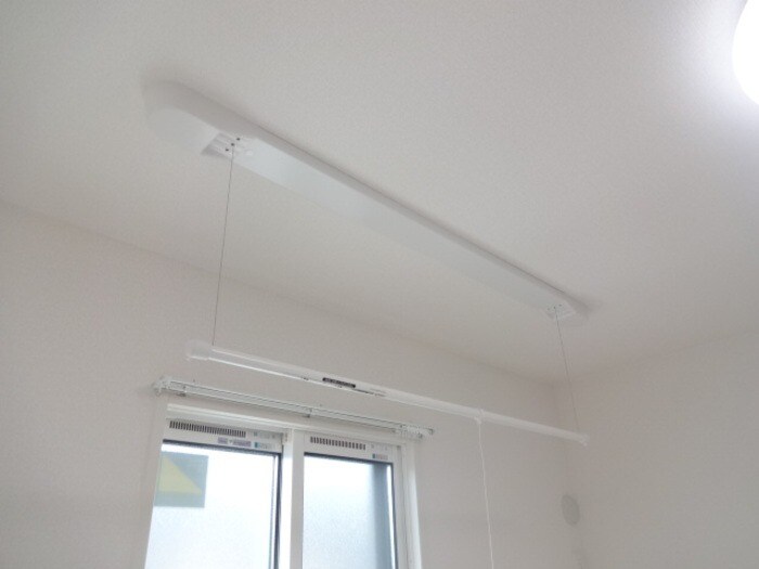 物件内観写真17　(室内物干し)