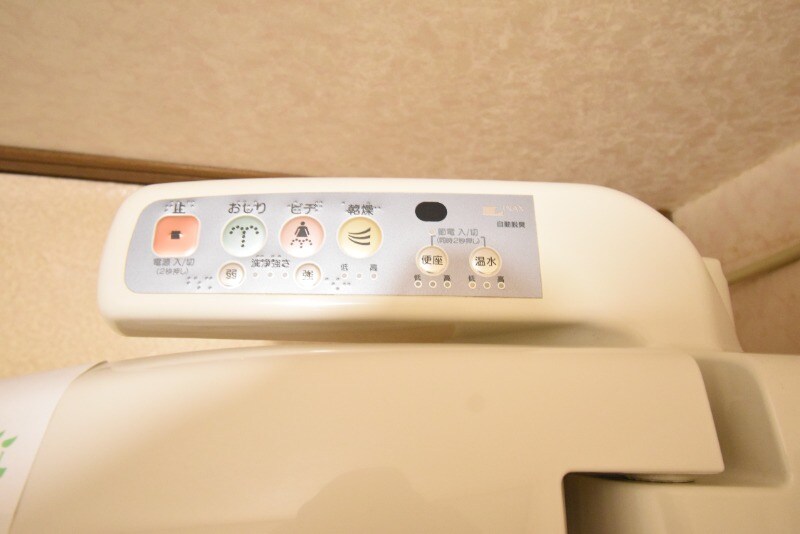 物件内観写真16　(温水洗浄暖房便座)