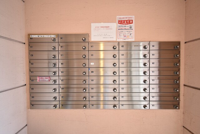 物件外観写真5　(集合郵便受け)