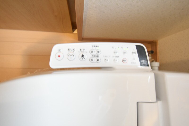 物件内観写真15　(温水洗浄暖房便座)