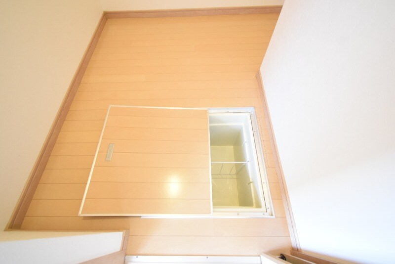 物件内観写真17　(床下収納)