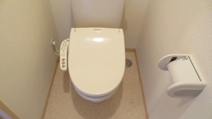物件内観写真8　(温水洗浄暖房便座)