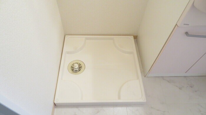 物件内観写真16　(洗濯機置場)