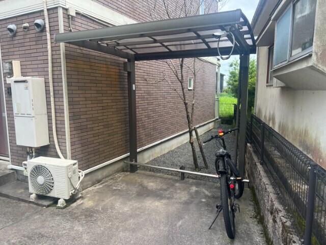 物件外観写真4　(駐輪場)