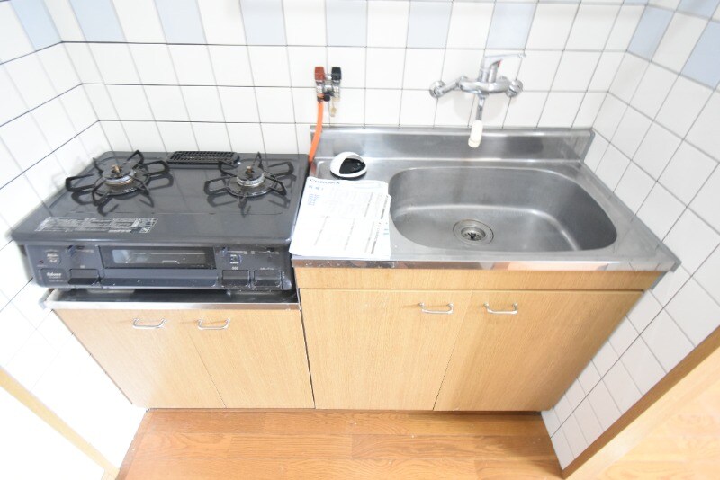 物件内観写真8　(シンク・コンロ)