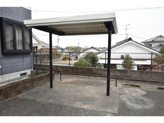物件外観写真2　(駐輪場)