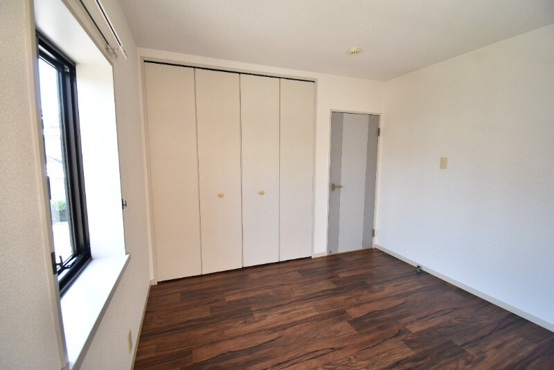 物件内観写真8　(洋室)