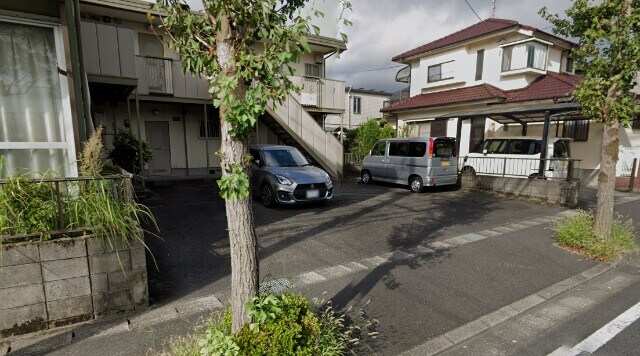 物件外観写真2　(駐車場)