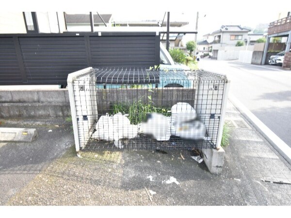敷地内ごみ置き場