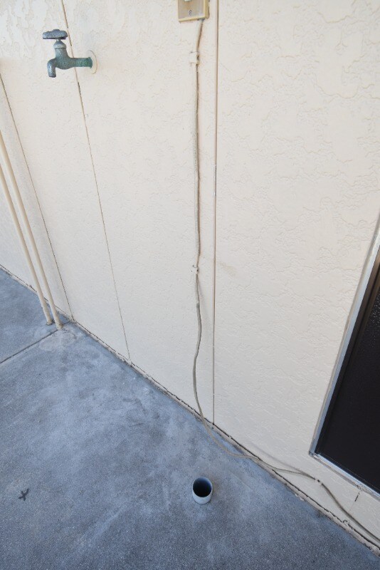 物件内観写真18　(洗濯機置き場)