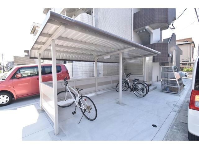 物件外観写真4　(駐輪場)