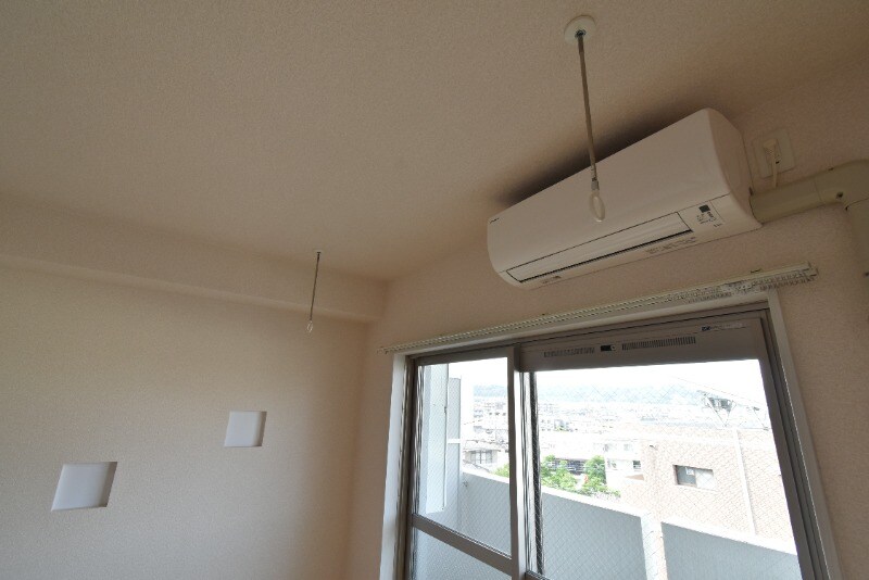 物件内観写真19　(室内物干し)