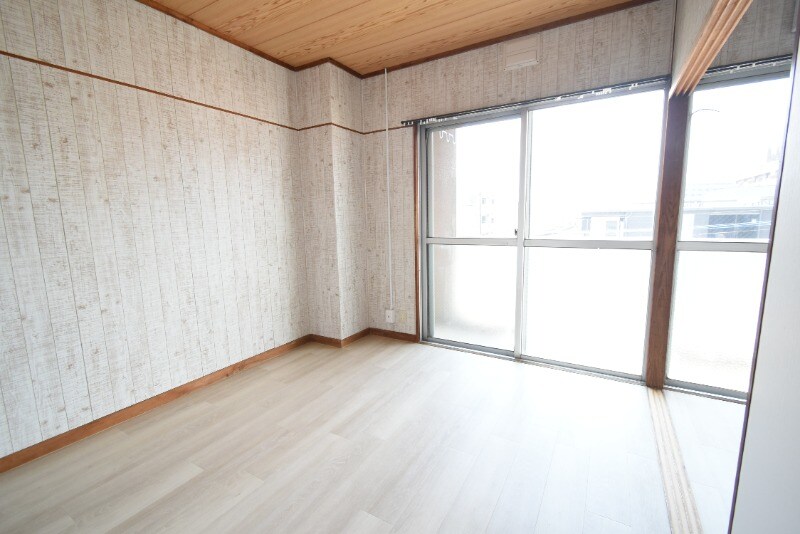 物件内観写真8　(洋室5.5帖)