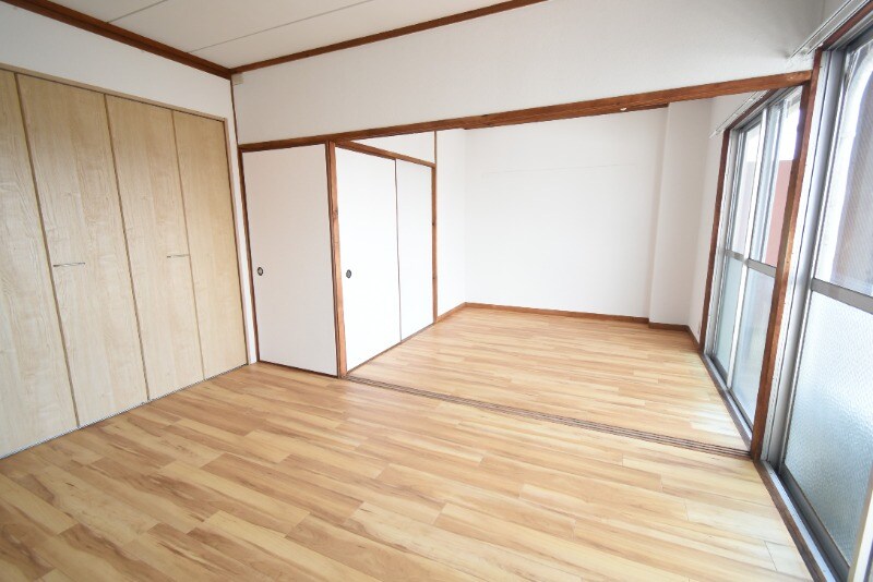 物件内観写真5　(洋室12帖)