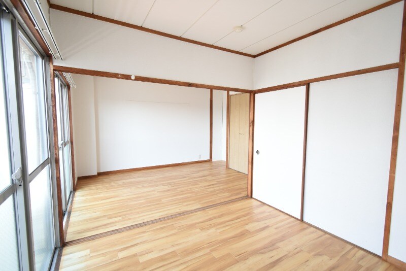 物件内観写真6　(洋室12帖)