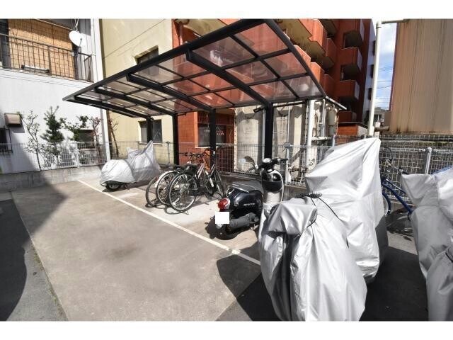 物件外観写真3　(駐輪場)