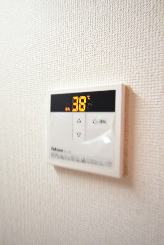 物件内観写真24　(給湯機)