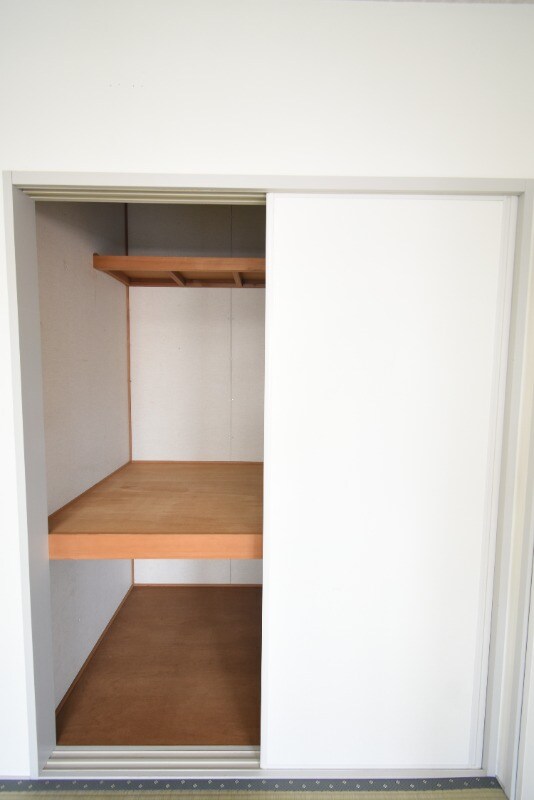 物件内観写真20　(押入)