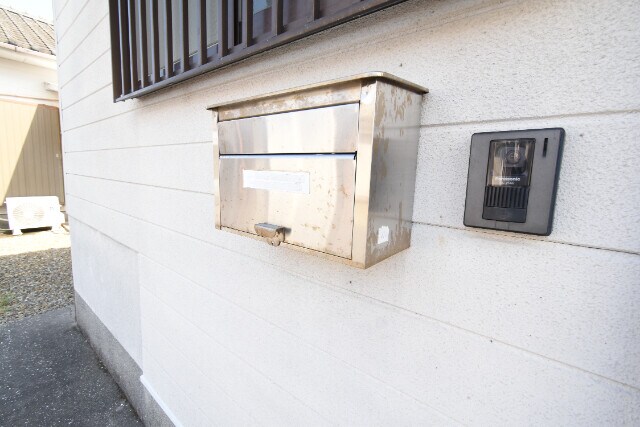 物件外観写真3　(郵便受け)