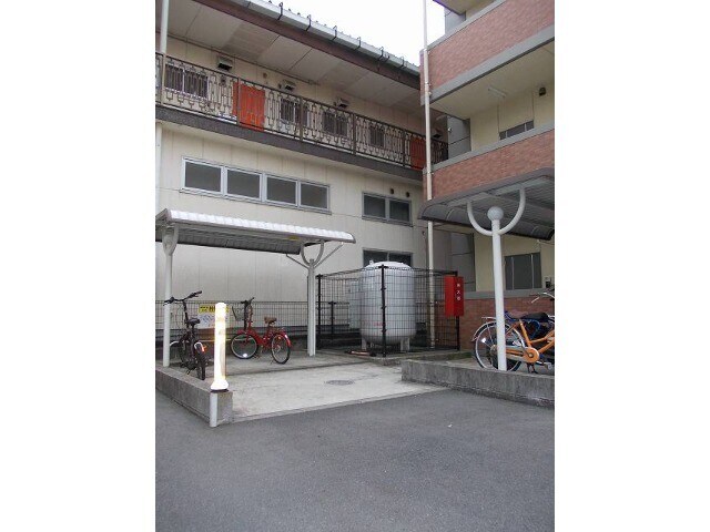 物件外観写真3　(駐輪場)