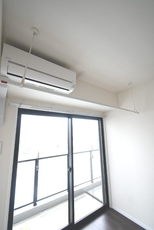 物件内観写真27　(室内物干し)