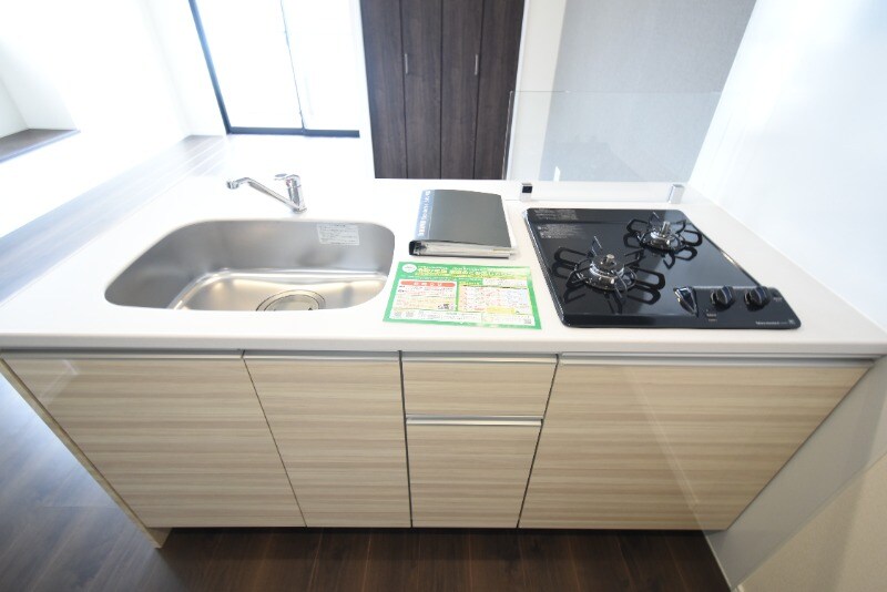 物件内観写真10　(シンク・コンロ)