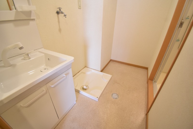 物件内観写真12　(洗面脱衣所)