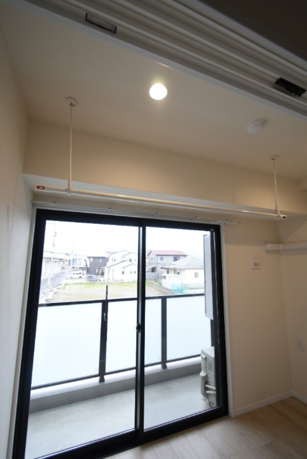 その他設備(室内物干し機)