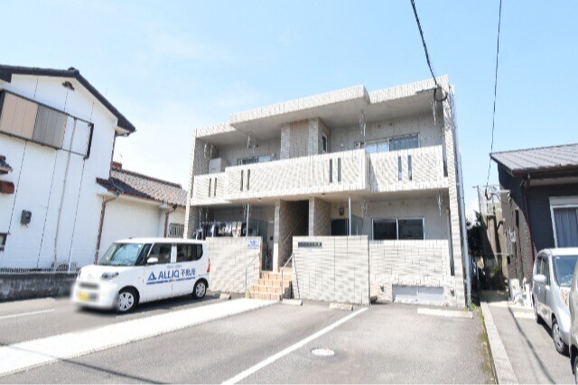 ステップ小松原の物件外観写真