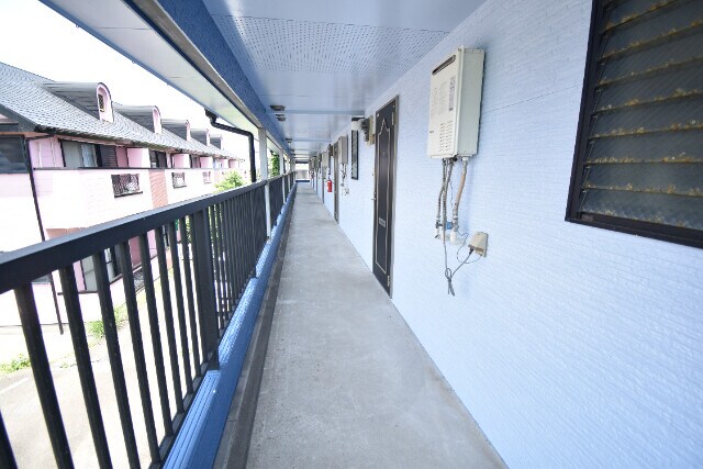 物件外観写真4　(廊下)
