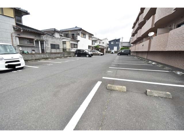 物件外観写真2　(駐車場)