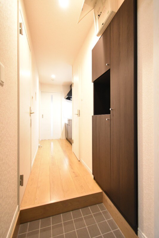 物件内観写真12　(玄関)