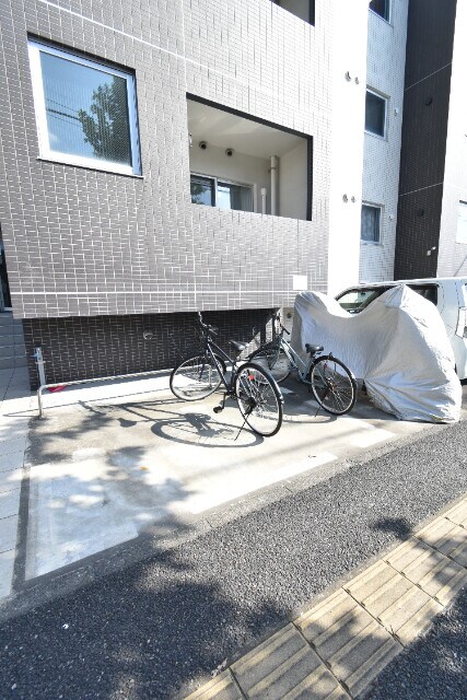 物件外観写真3　(駐輪場)