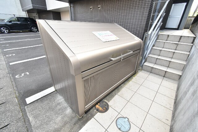 物件外観写真4　(専用ゴミ置き場)