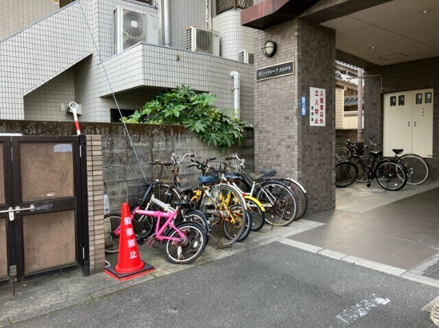 物件外観写真5　(駐輪場)
