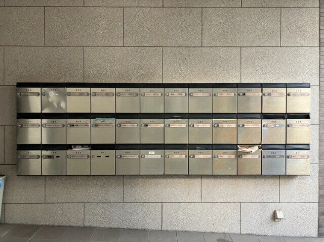 物件外観写真6　(集合郵便受け)