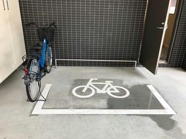 物件外観写真5　(駐輪場)