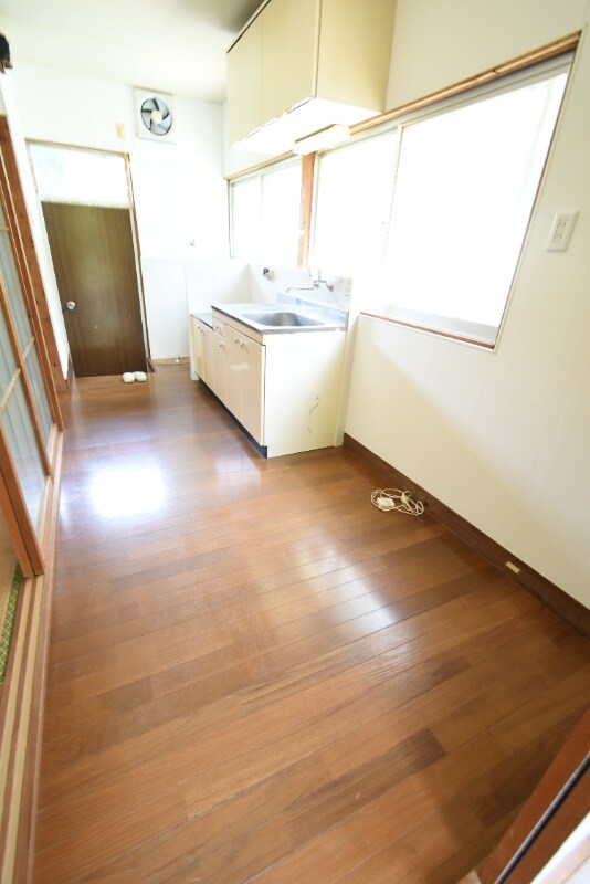 物件内観写真8　(キッチンスペース)