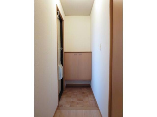 物件内観写真12　(玄関)