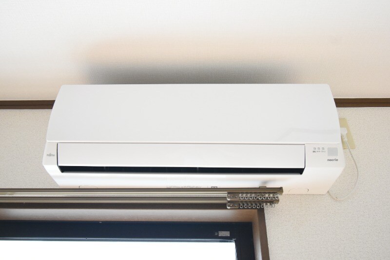 物件内観写真26　(エアコン　リビング側)