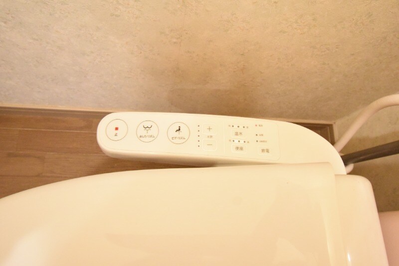 物件内観写真13　(温水洗浄暖房便座)